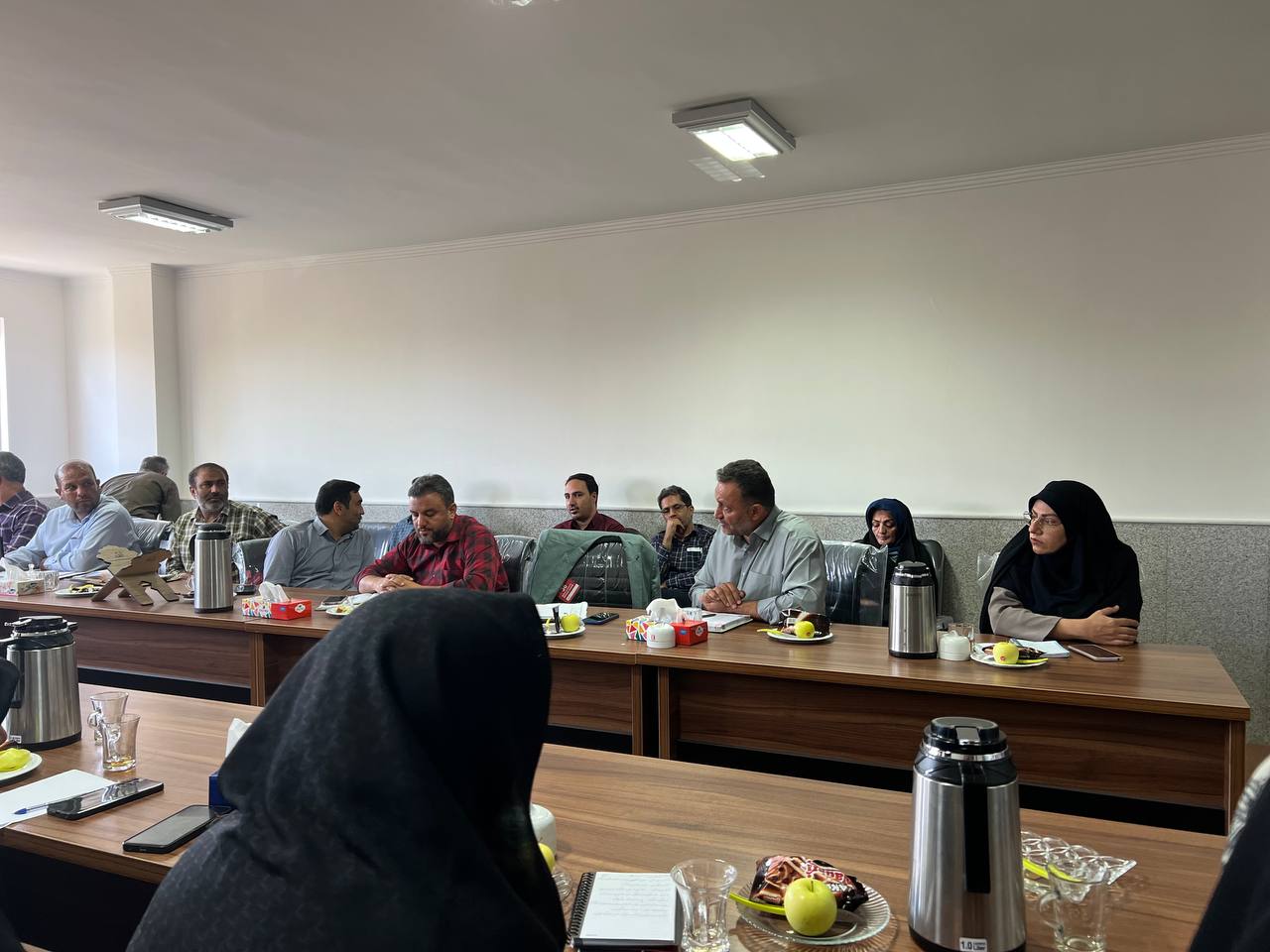  بررسی ظرفیت‌ها و ایده‌های جدید در زمینه تولید محصولات صنایع دستی