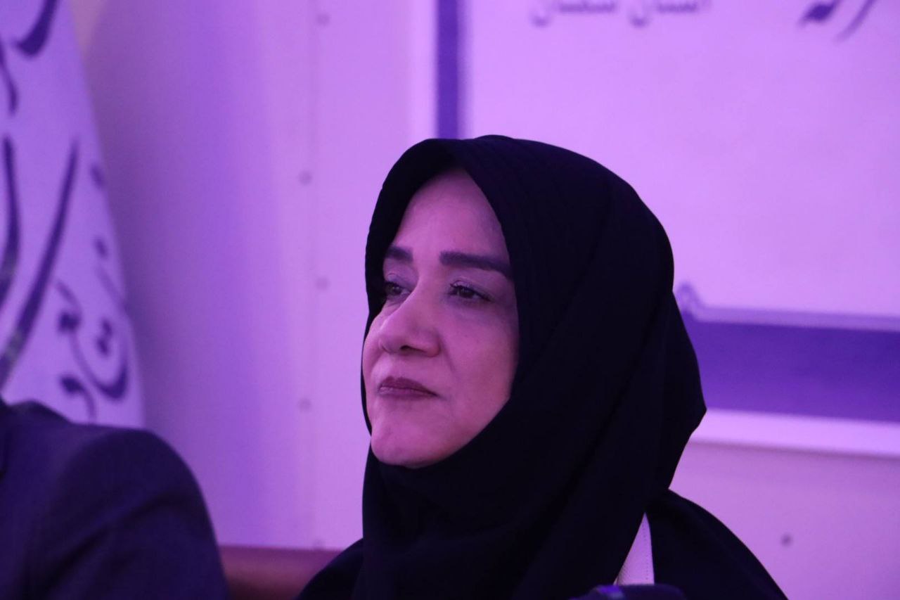 نشست معاون صنایعدستی و هنرهای سنتی کشور با هنرمندان صنایع دستی شهرستان های سمنان، مهدیشهر و سرخه